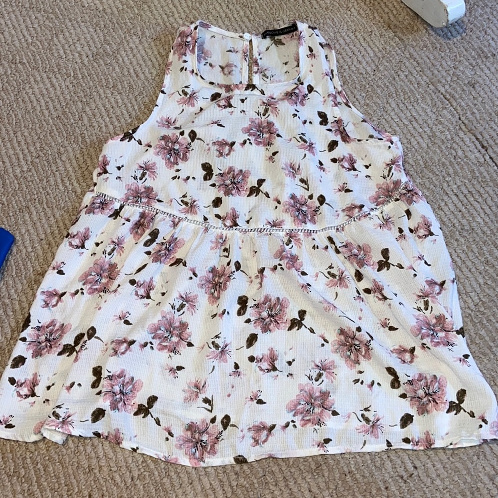 Harlowe & graham blouse tank! Pink flower detail!